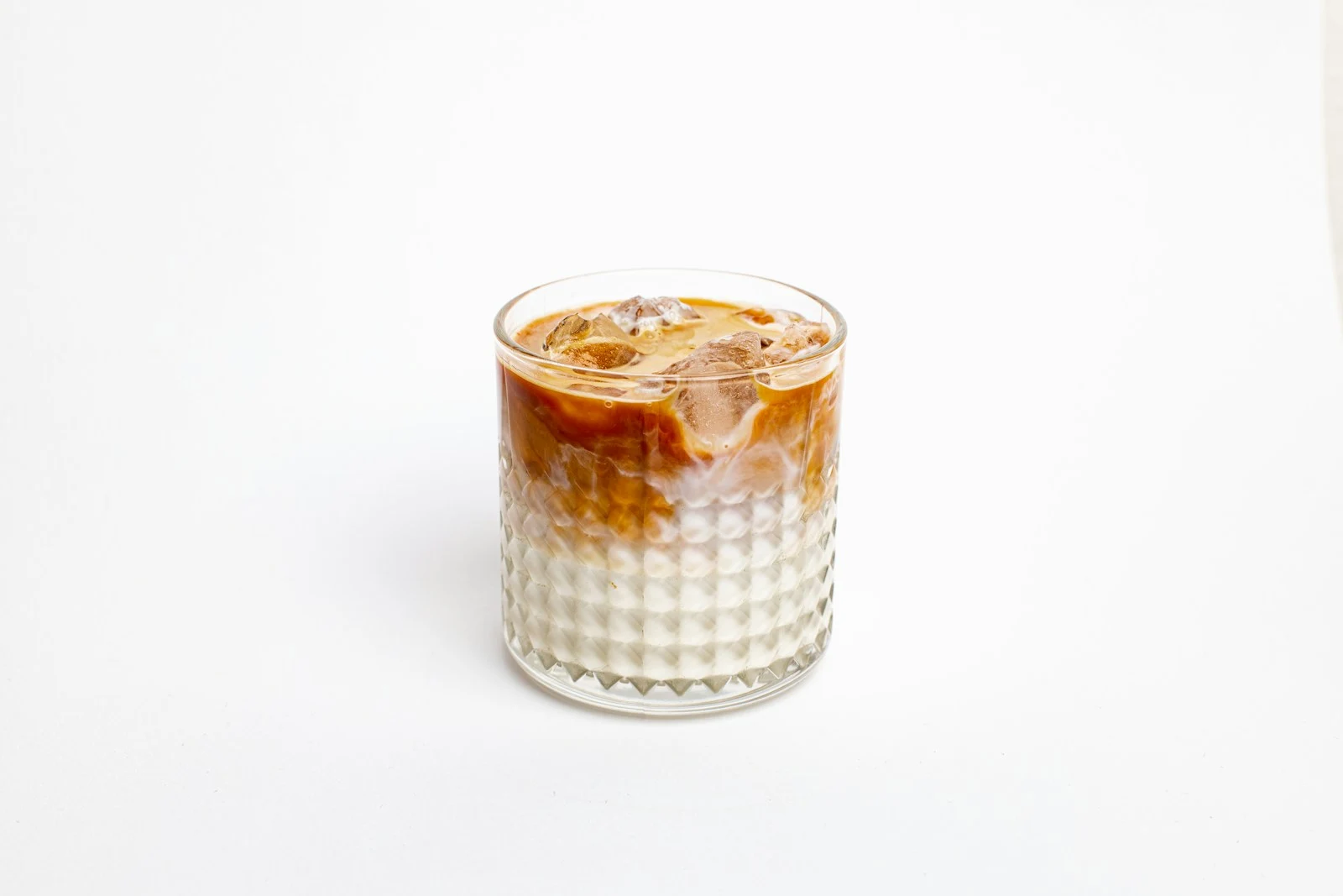 Ett glas med kallbryggt kaffe