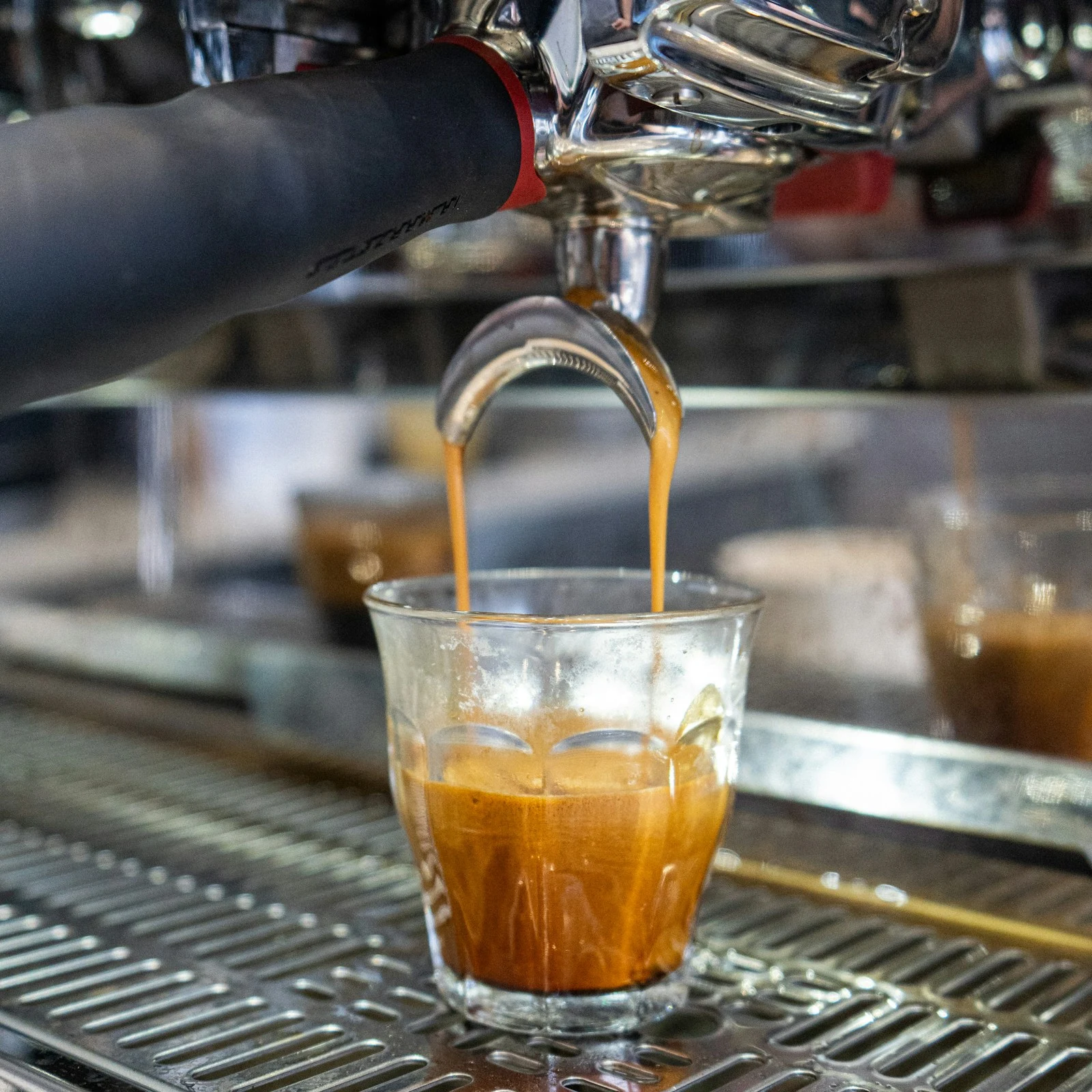 Ett glas med kaffe